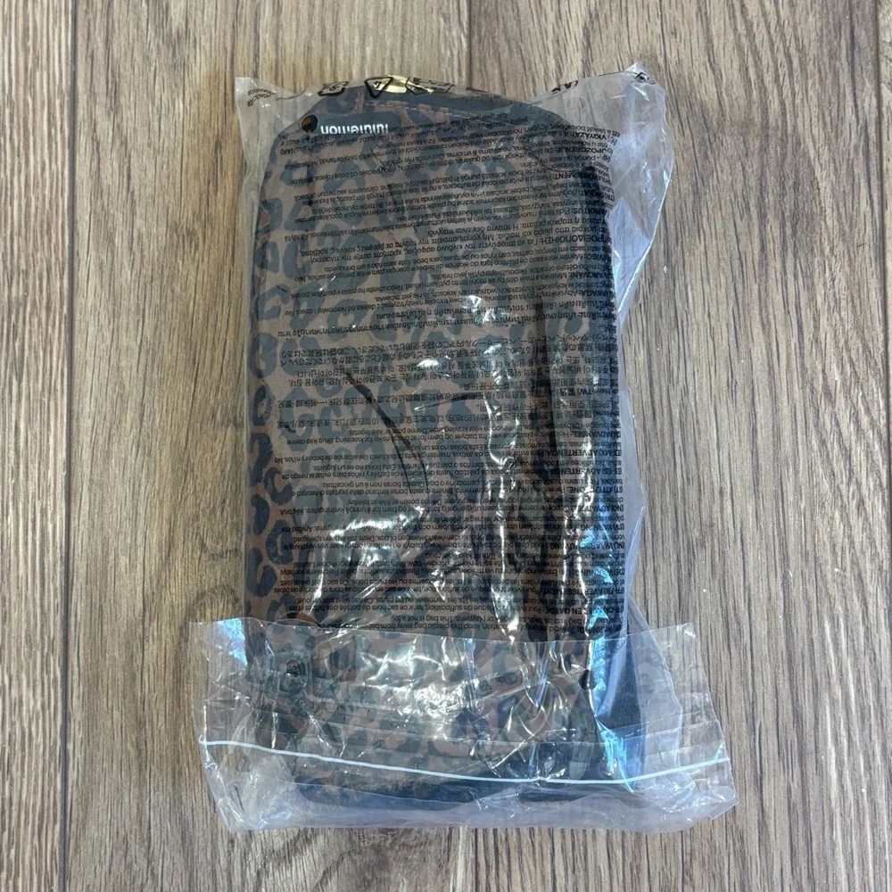 NWT Lululemon Everywhere Belt Bag Leopardo Shift Midi Desert Khaki/Night Brown - Picture 11 of 11